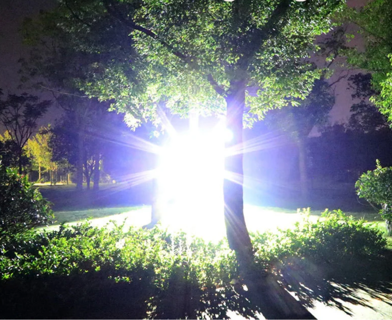 Galingas, vandeniui atsparus prožektorius - Originalu-pigu