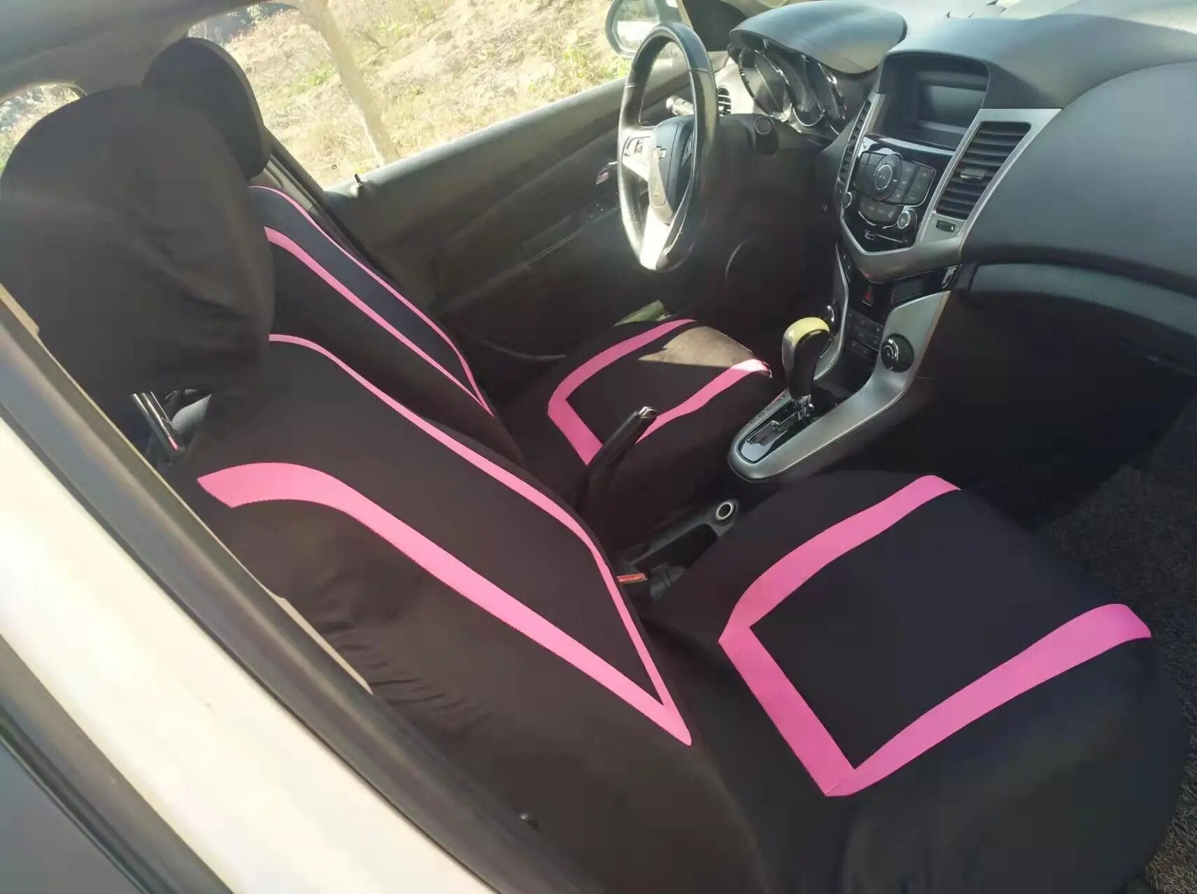 Universalus automobilio sėdynių užvalkalas