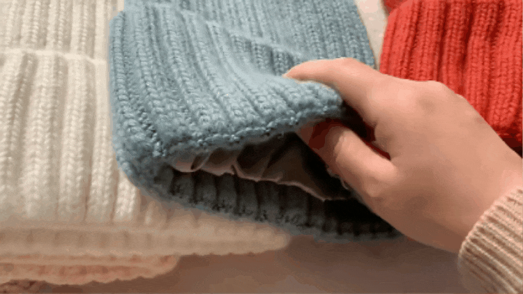 Moteriška šilta kepurė su švelniu pamušalu - Originalu-pigu