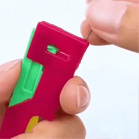 Įrankis siūlui į adatą įverti (5 vnt.) - Originalu-pigu