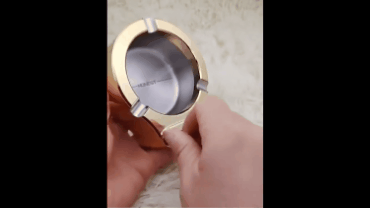 Metalinė peleninė su žiebtuvėliu - Originalu-pigu