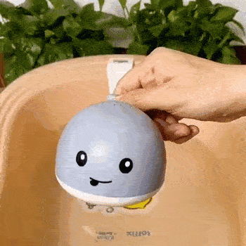 Vandenį purškiantis LED banginis - Originalu-pigu