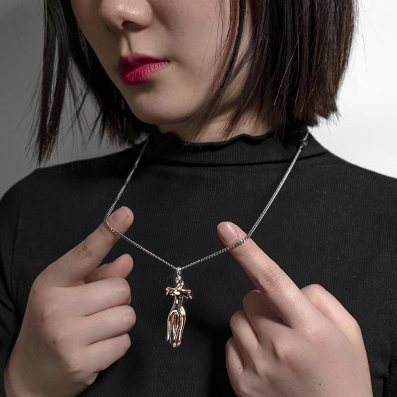 Apsikabinusios poros pakabukas - Originalu-pigu