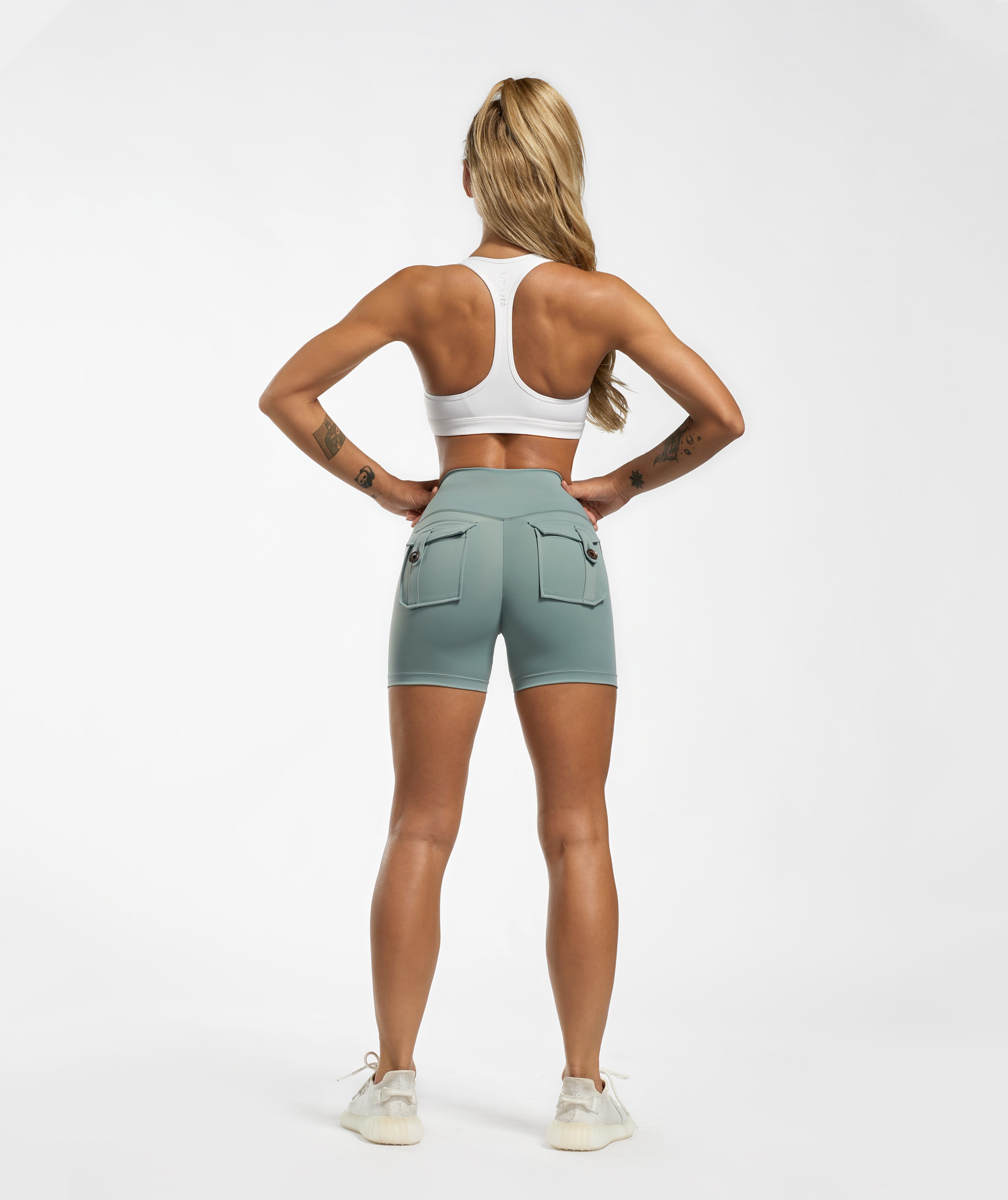 Paaukštinto liemens sportiniai šortai moterims "Push Up Cargo" - Originalu-pigu