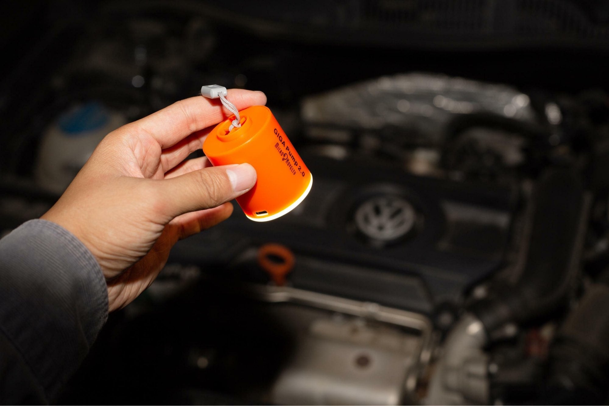 Kišeninė pompa su šviesele - Originalu-pigu