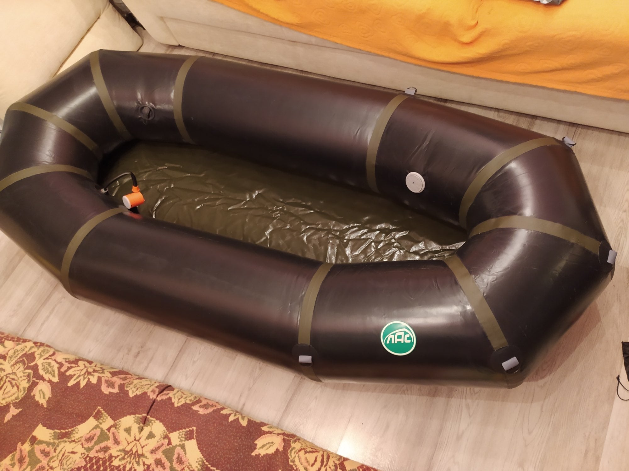 Kišeninė pompa su šviesele - Originalu-pigu