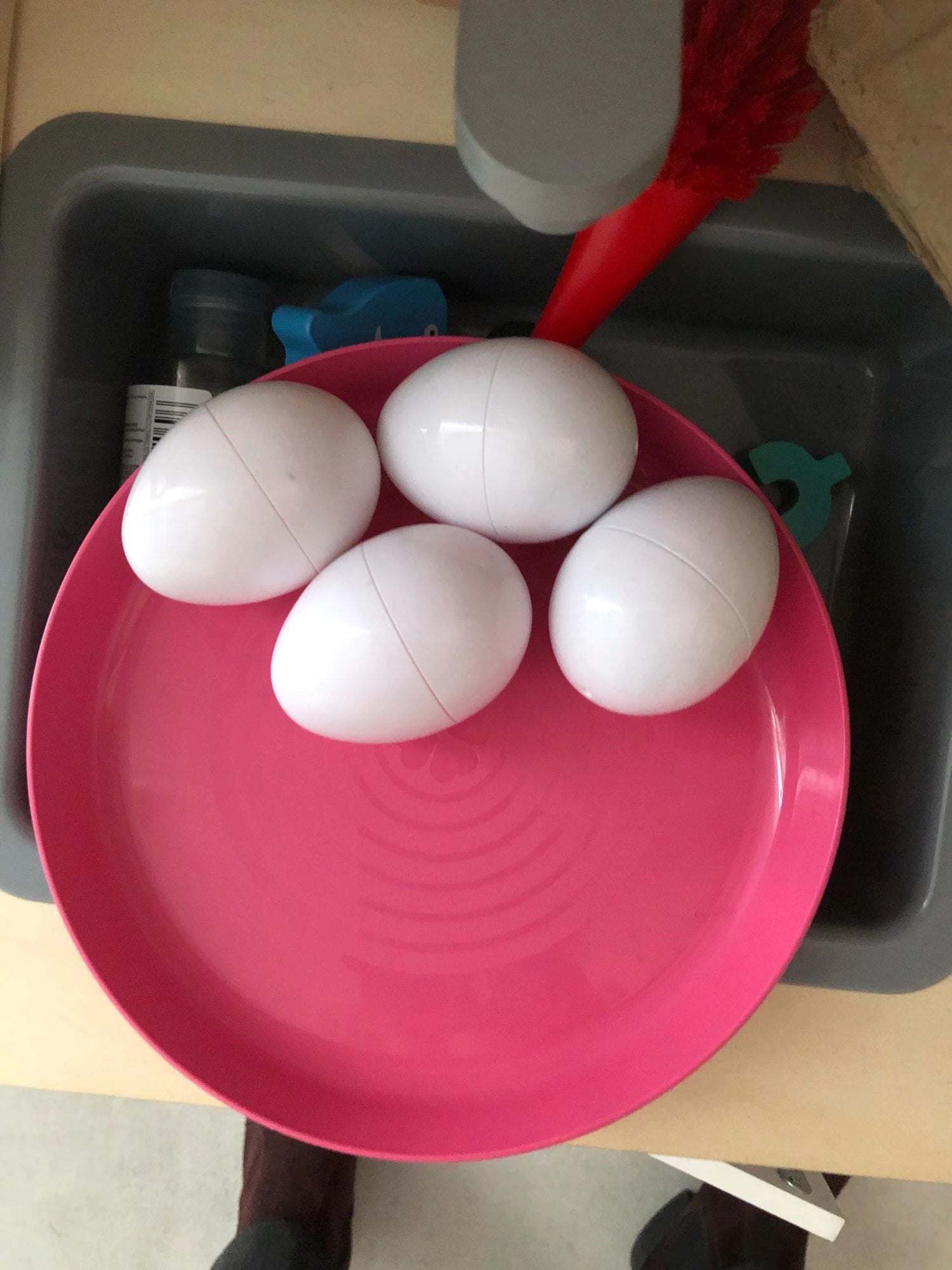 Lavinamasis geometrinių formų kiaušinių žaidimas vaikams